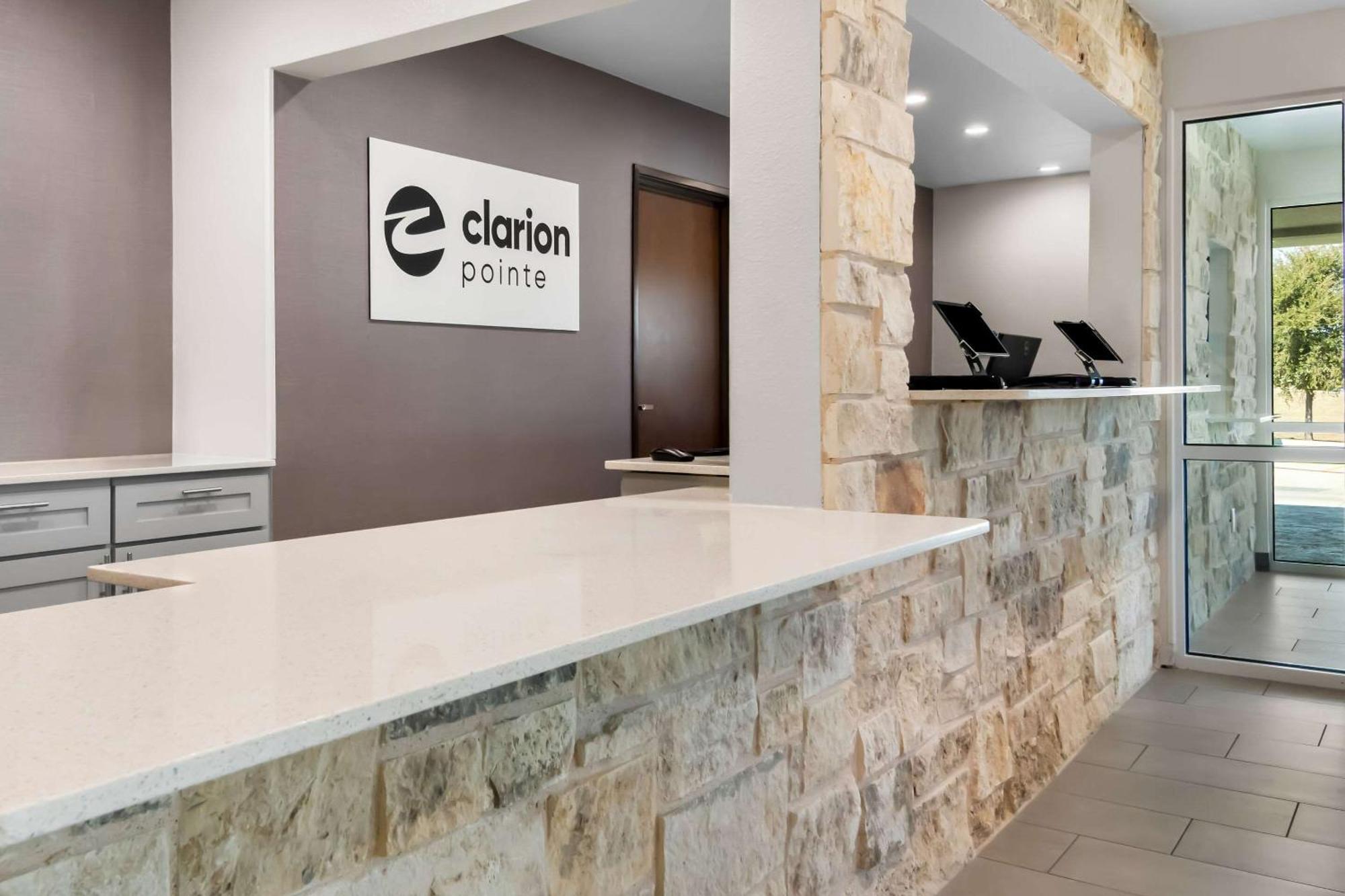 Clarion Pointe 호텔 포트워스 외부 사진