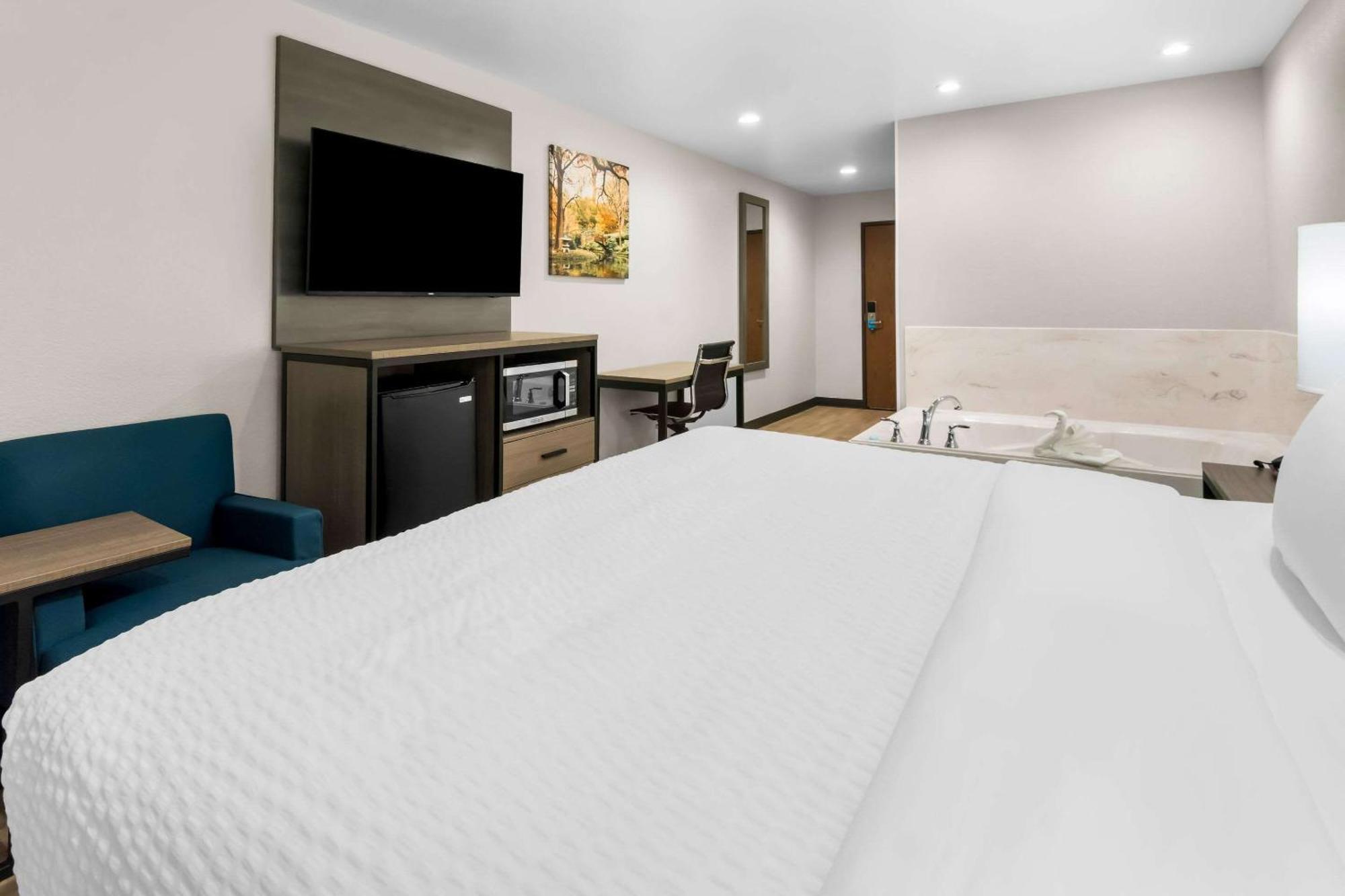 Clarion Pointe 호텔 포트워스 외부 사진
